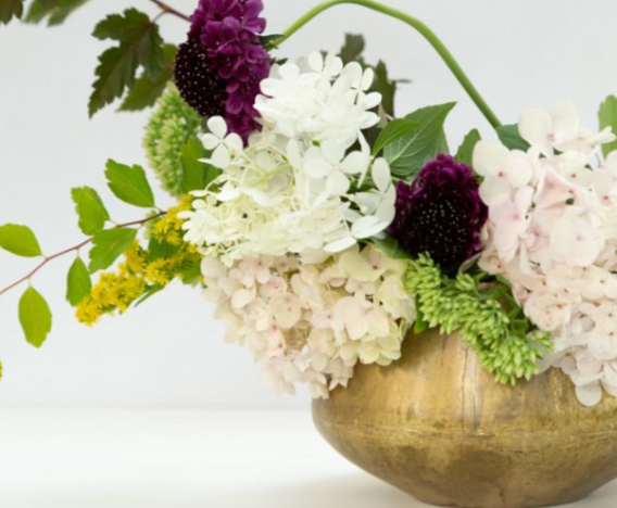 The Beachside Bloom Aesthetic: Minimalist Floral Arrangements for Modern Homes